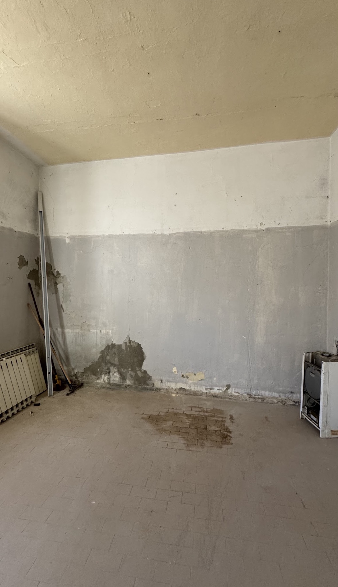 Interno della residenza prima dell'intervento